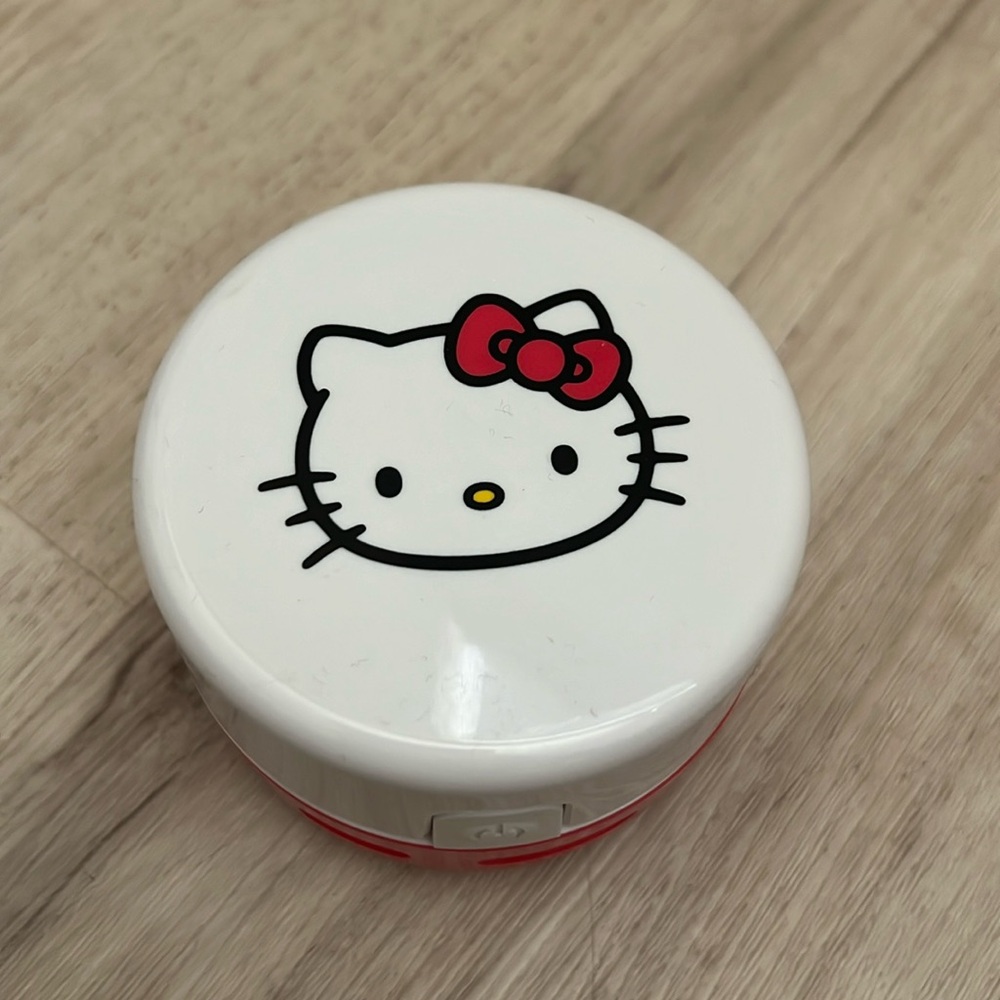 Hello kitty makeup desk vacuum